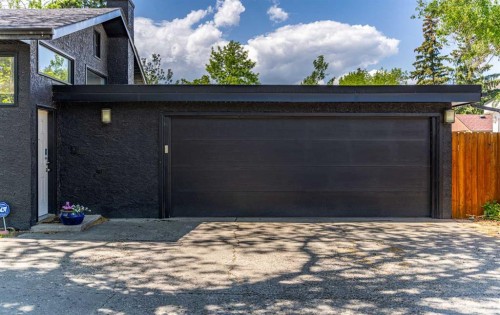 2604 11 Avenue Nw, Calgary, AB - Outdoor