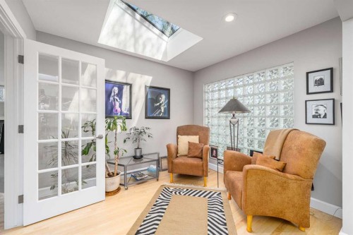 2604 11 Avenue Nw, Calgary, AB - Indoor