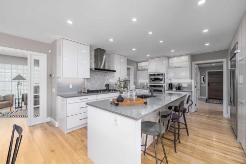 2604 11 Avenue Nw, Calgary, AB - Indoor Photo Showing Kitchen With Upgraded Kitchen