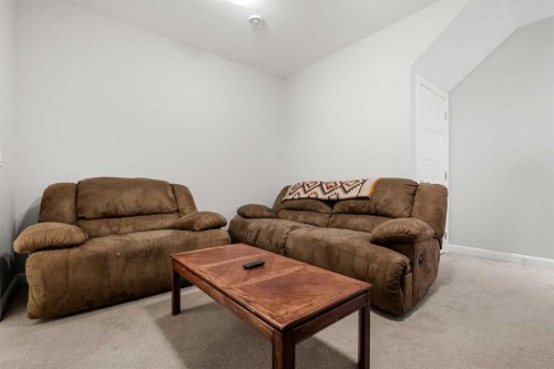 2-530 56 Avenue Sw, Calgary, AB - Indoor Photo Showing Living Room