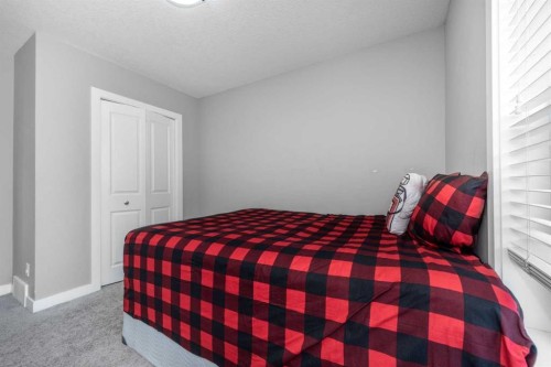 80 Legacy Reach Manor Se, Calgary, AB - Indoor Photo Showing Bedroom
