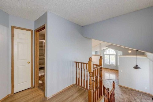 2142 Country Hills Circle Nw, Calgary, AB - Indoor Photo Showing Other Room