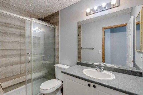 2142 Country Hills Circle Nw, Calgary, AB - Indoor Photo Showing Bathroom