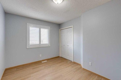 2142 Country Hills Circle Nw, Calgary, AB - Indoor Photo Showing Other Room