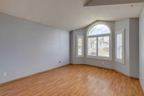 2142 Country Hills Circle Nw, Calgary, AB - Indoor Photo Showing Other Room