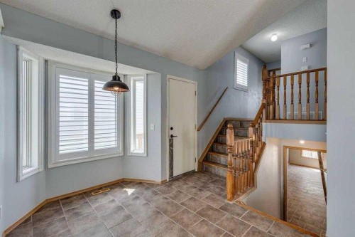 2142 Country Hills Circle Nw, Calgary, AB - Indoor Photo Showing Other Room