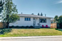 2107 Munro Drive NE Calgary, AB T2E 5Y7