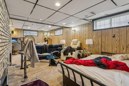 233 27 Avenue Ne, Calgary, AB - Indoor