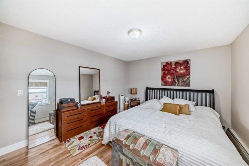 304-2010 35 Avenue Sw, Calgary, AB - Indoor Photo Showing Bedroom