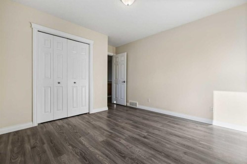 392 Killarney Glen Court Sw, Calgary, AB - Indoor Photo Showing Other Room