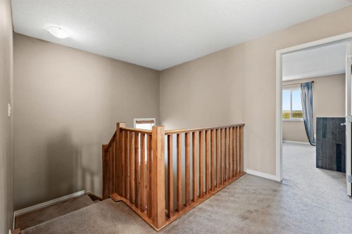 114 Everglen Crescent Sw, Calgary, AB - Indoor Photo Showing Other Room