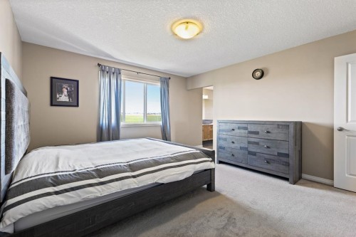 114 Everglen Crescent Sw, Calgary, AB - Indoor Photo Showing Bedroom