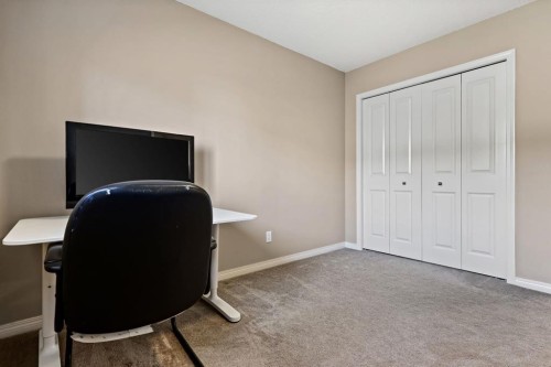 114 Everglen Crescent Sw, Calgary, AB - Indoor Photo Showing Office