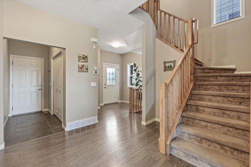 114 Everglen Crescent Sw, Calgary, AB - Indoor Photo Showing Other Room