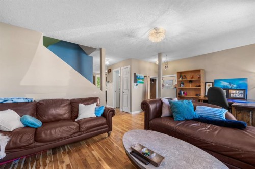 62 Fonda Crescent Se, Calgary, AB - Indoor Photo Showing Living Room