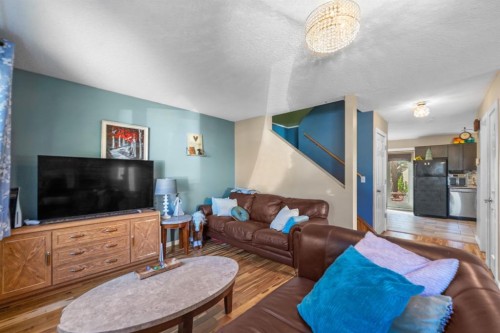 62 Fonda Crescent Se, Calgary, AB - Indoor Photo Showing Living Room