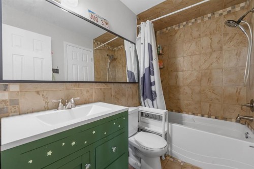 62 Fonda Crescent Se, Calgary, AB - Indoor Photo Showing Bathroom
