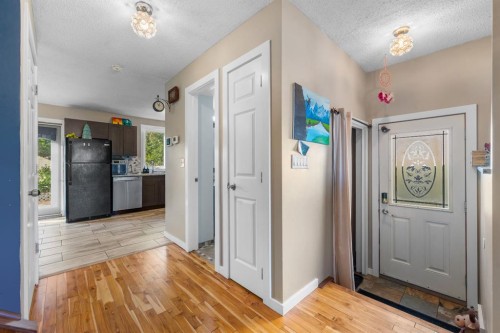 62 Fonda Crescent Se, Calgary, AB - Indoor Photo Showing Other Room