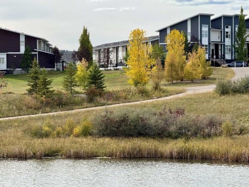 10 Walden Lane Se, Calgary, AB - Outdoor