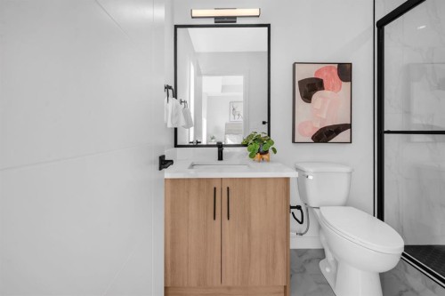 1848 24 Avenue Nw, Calgary, AB - Indoor Photo Showing Bathroom