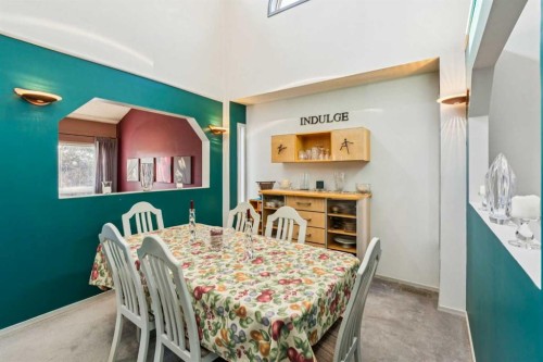 142 Elizabeth Way Se, Airdrie, AB - Indoor Photo Showing Dining Room