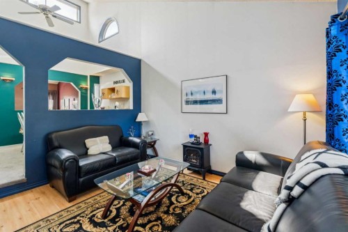 142 Elizabeth Way Se, Airdrie, AB - Indoor Photo Showing Living Room