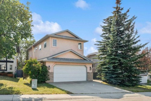 142 Elizabeth Way Se, Airdrie, AB - Outdoor