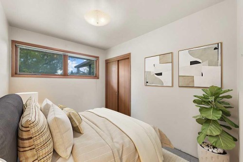 4207 Brisebois Drive Nw, Calgary, AB - Indoor Photo Showing Bedroom