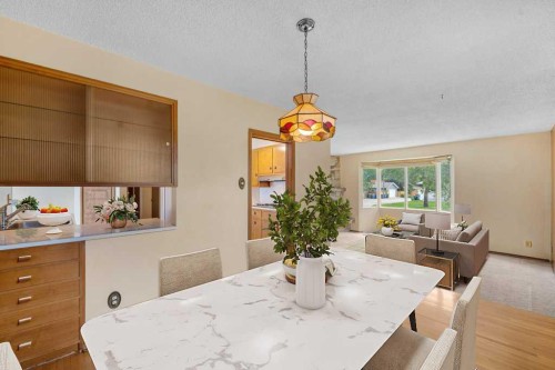 4207 Brisebois Drive Nw, Calgary, AB - Indoor Photo Showing Dining Room