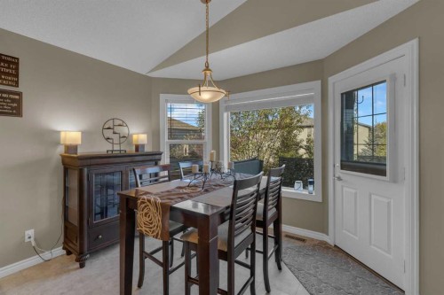 266 Canals Circle Sw, Airdrie, AB - Indoor Photo Showing Dining Room