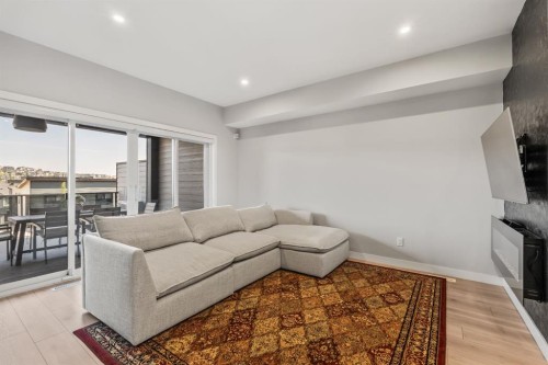3048 85 Street Sw, Calgary, AB - Indoor Photo Showing Living Room