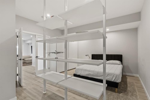 3048 85 Street Sw, Calgary, AB - Indoor