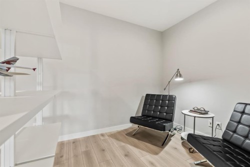 3048 85 Street Sw, Calgary, AB - Indoor