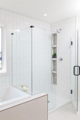 47 Sundown Crescent, Cochrane, AB - Indoor Photo Showing Bathroom