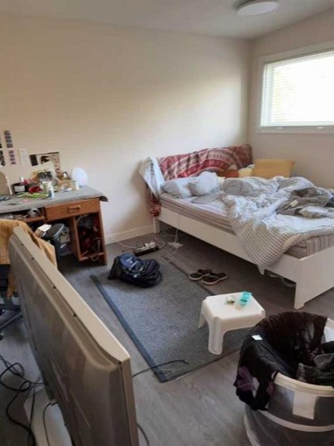 3727 Valdes Place Nw, Calgary, AB - Indoor Photo Showing Bedroom