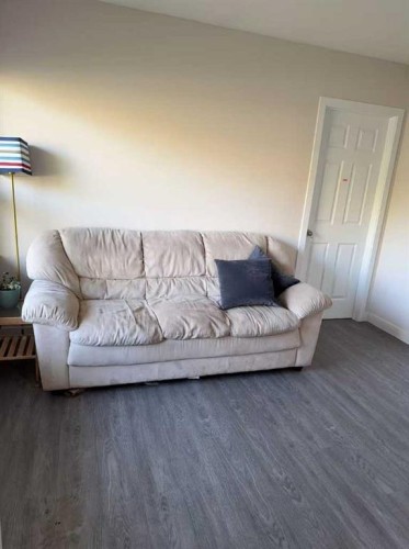 3727 Valdes Place Nw, Calgary, AB - Indoor Photo Showing Living Room