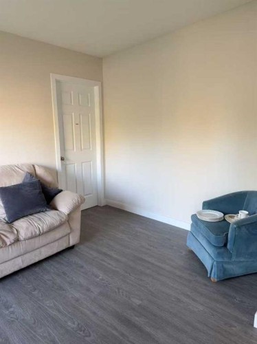 3727 Valdes Place Nw, Calgary, AB - Indoor