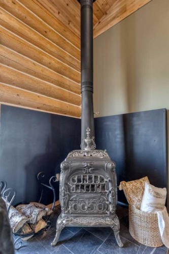 32101 Range Road 50, Rural Mountain View County, AB - Indoor