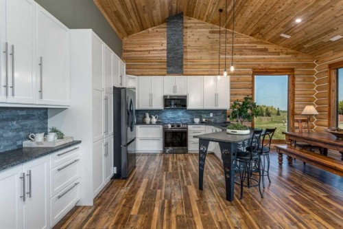 32101 Range Road 50, Rural Mountain View County, AB - Indoor Photo Showing Other Room