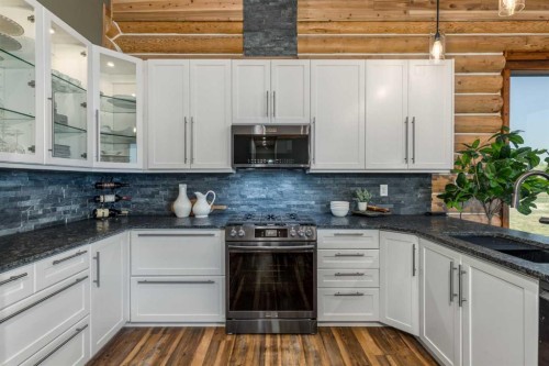 32101 Range Road 50, Rural Mountain View County, AB - Indoor Photo Showing Kitchen With Upgraded Kitchen