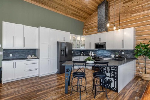 32101 Range Road 50, Rural Mountain View County, AB - Indoor Photo Showing Kitchen