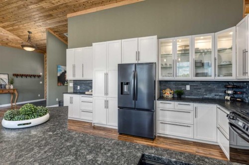 32101 Range Road 50, Rural Mountain View County, AB - Indoor Photo Showing Kitchen With Stainless Steel Kitchen