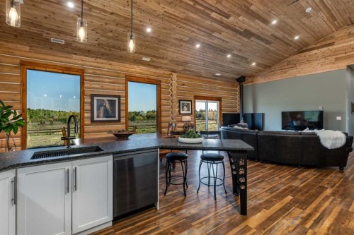 32101 Range Road 50, Rural Mountain View County, AB - Indoor Photo Showing Kitchen