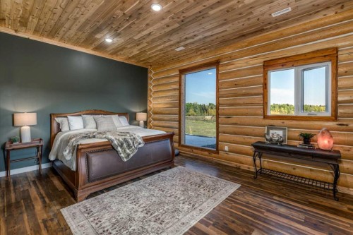 32101 Range Road 50, Rural Mountain View County, AB - Indoor Photo Showing Bedroom
