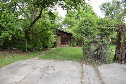 7620 34 Avenue Nw, Calgary, AB 