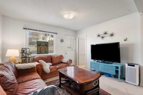 4327 20 Avenue Nw, Calgary, AB - Indoor Photo Showing Living Room