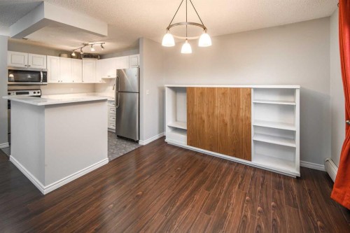 310-545 18 Avenue Sw, Calgary, AB - Indoor Photo Showing Kitchen
