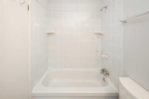 310-545 18 Avenue Sw, Calgary, AB - Indoor Photo Showing Bathroom