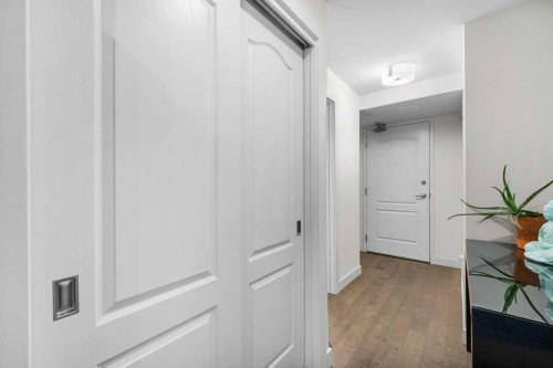 810-303 13 Avenue Sw, Calgary, AB - Indoor Photo Showing Other Room