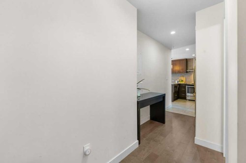 810-303 13 Avenue Sw, Calgary, AB - Indoor Photo Showing Other Room